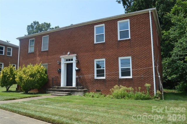423 N Center Street - Photo 1