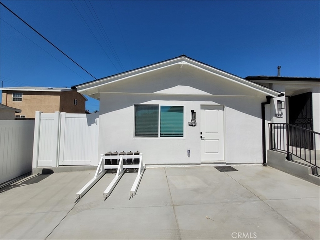 8321 Quartz Avenue - Photo 1