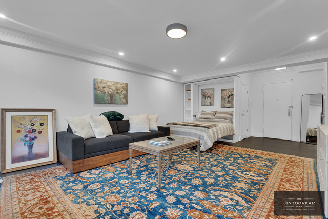 45 W 54th Street - Photo 1