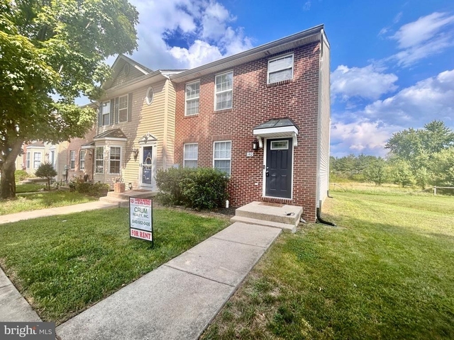 140 Lexington Court - Photo 1