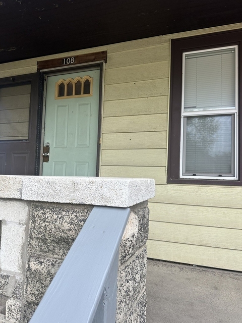 108 E Webster Street - Photo 1