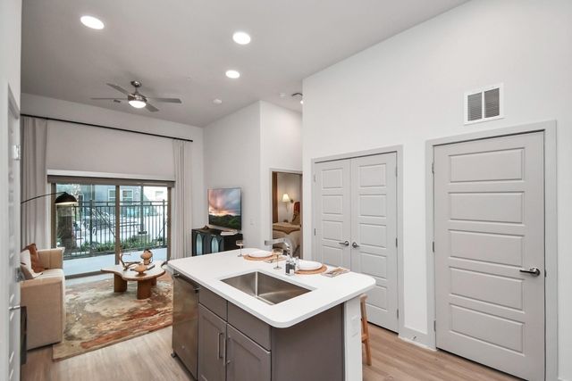 1617 Enid Street - Photo 1