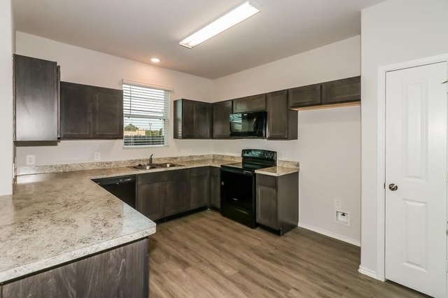 2607 Bouvardia Way - Photo 1