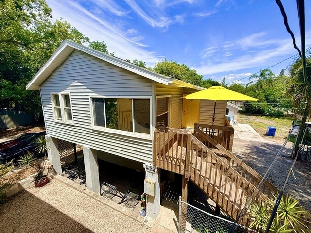 1135 Highland Street N - Photo 1