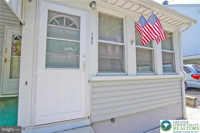 142 Ridge Street - Photo 1