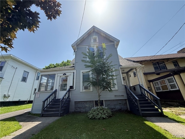 412 Court Street - Photo 1