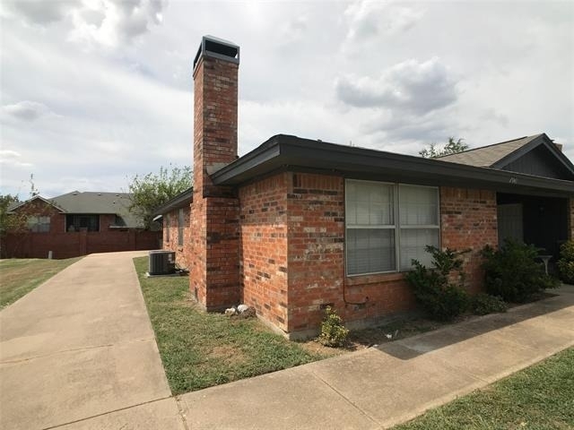 7041 Crosstimbers Lane - Photo 1