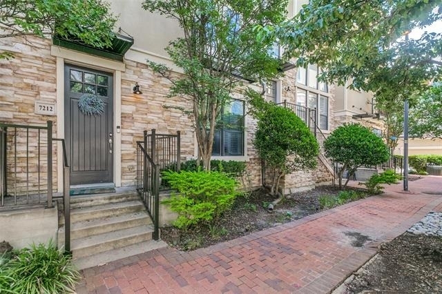 7212 Scotland Court - Photo 1