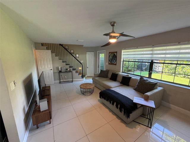 608 Ne 29th Drive - Photo 1