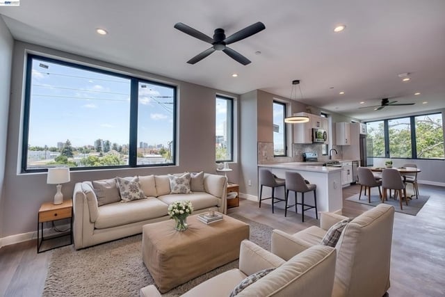 4202 Telegraph Ave - Photo 1