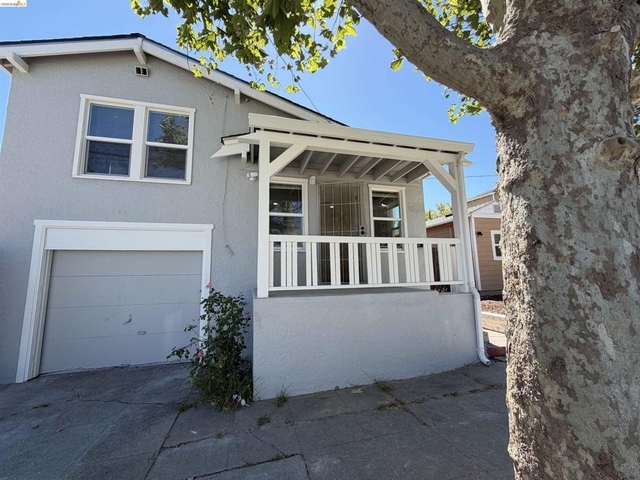 1225 Pine St - Photo 1