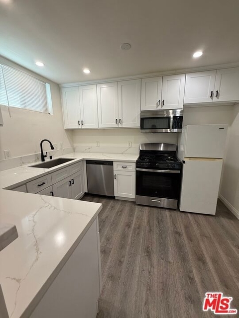 6006 W Pico Boulevard - Photo 1