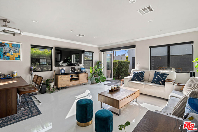 801 Howard Street - Photo 1