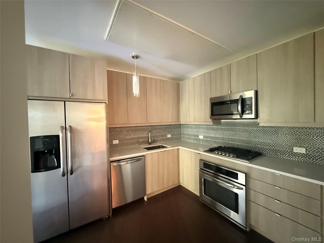 250 S Central Park Avenue - Photo 1