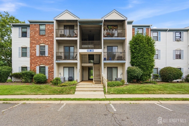 334 Lancaster Court - Photo 1