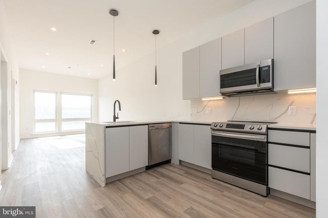 3120 W Jefferson Street - Photo 1