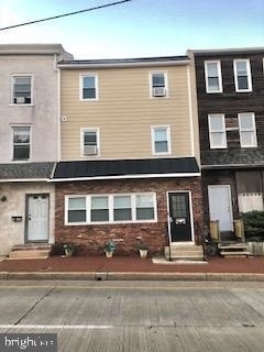 217 E Market St - Photo 1