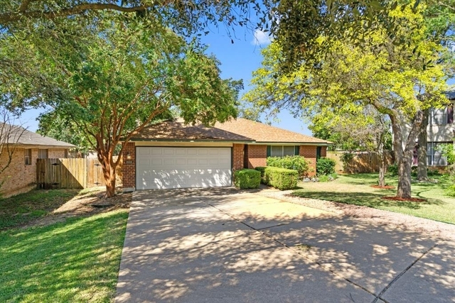 1514 Royce Ln - Photo 1