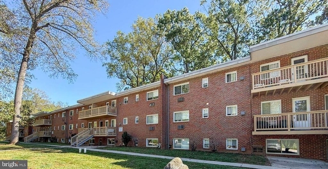 3905 Parkview Avenue - Photo 1