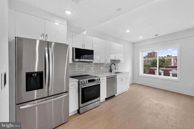 1650 Columbia Road Nw - Photo 1