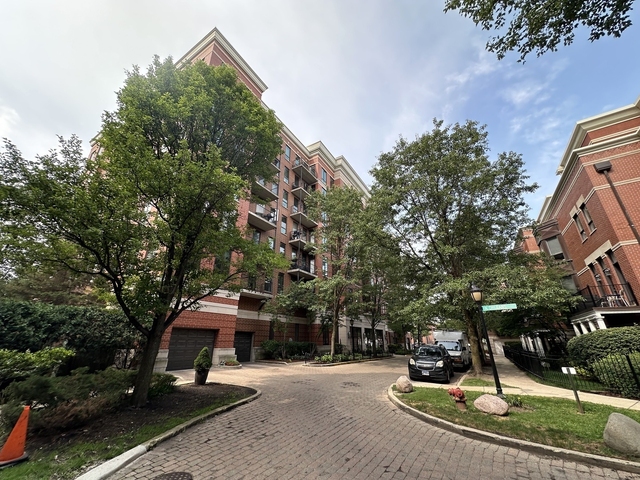 343 W Old Town Court - Photo 1