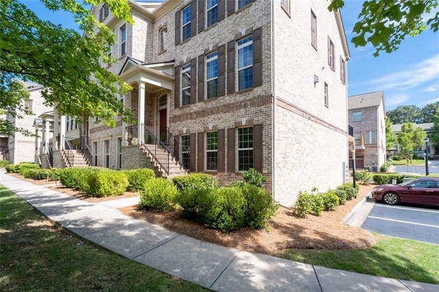 1034 East Paces Chase Ne - Photo 1