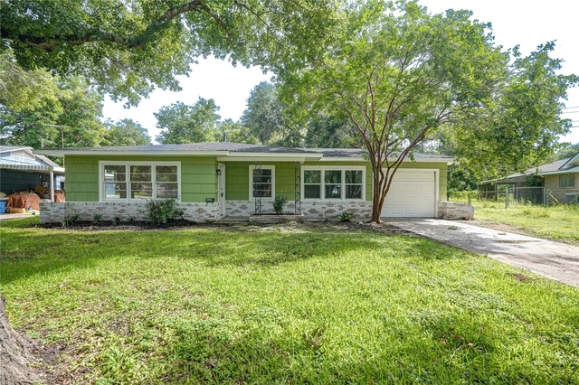 1319 Elm Street - Photo 1
