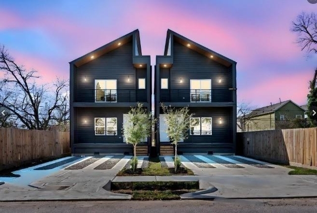 236 E 39th Street - Photo 1
