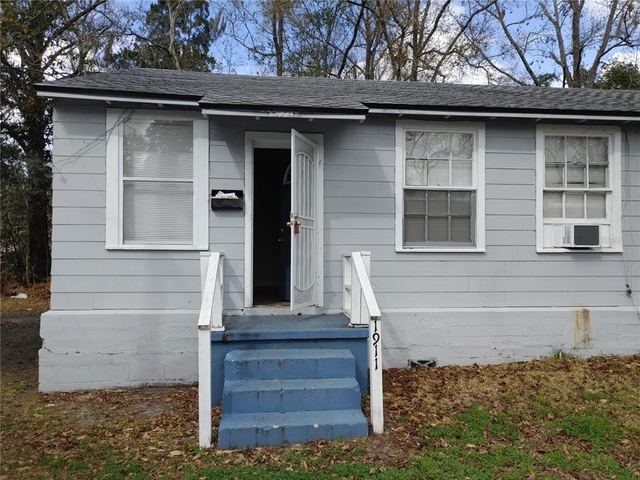 1911 W 26th Street - Photo 1