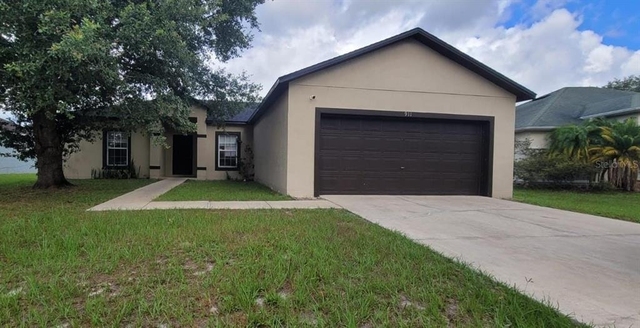 911 Gloucester Court - Photo 1