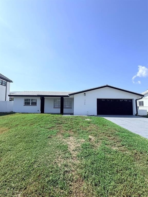 720 Capri Boulevard - Photo 1