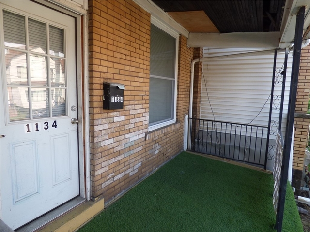 1134 Race St - Photo 1