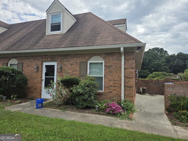 893 Ne Park Place - Photo 1