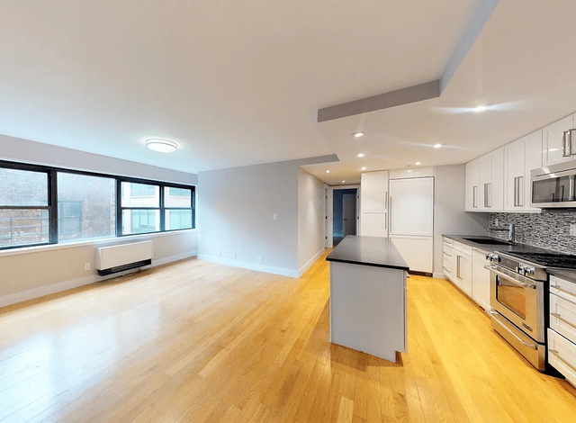 East 48th Street - Photo 1