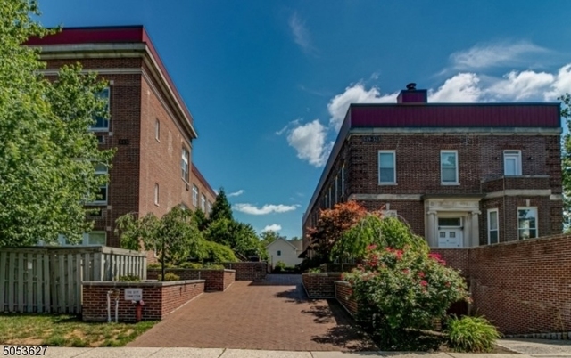 519 Trinity Pl - Photo 1