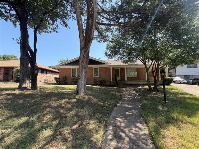 615 Oak Forest Drive - Photo 1