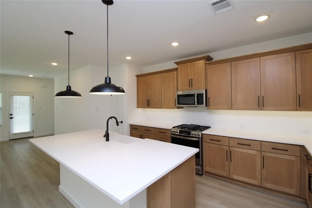 509 Ridgewood Drive - Photo 1