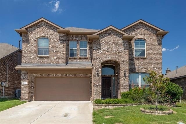 2813 Saddle Creek Drive - Photo 1