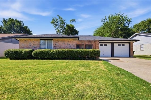 512 Sussex Drive - Photo 1