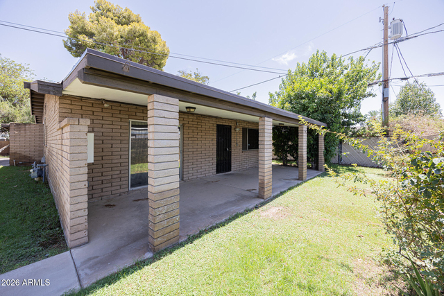 2219 W Morten Avenue - Photo 1