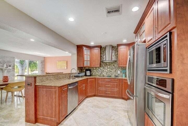 168 Se 31st Avenue - Photo 1