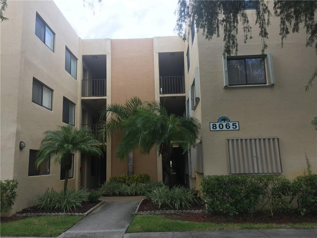 8065 Sw 107th Avenue - Photo 1