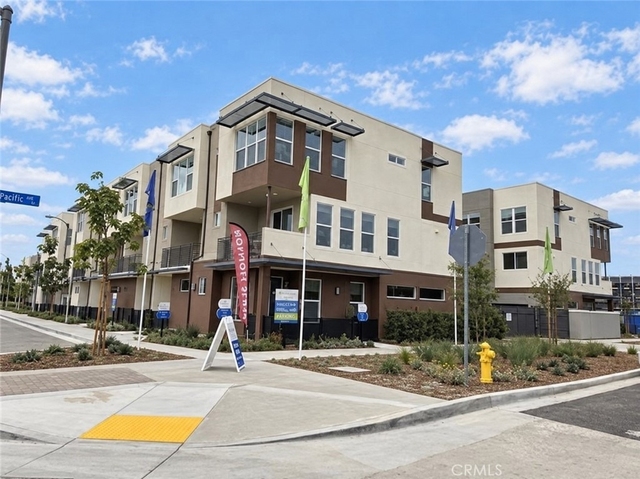 652 E Fourth Street - Photo 1