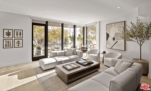 9001 Santa Monica Boulevard - Photo 1