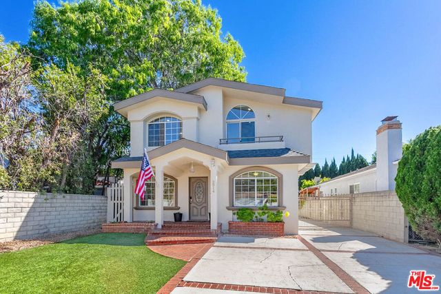 2914 Castle Heights Avenue - Photo 1