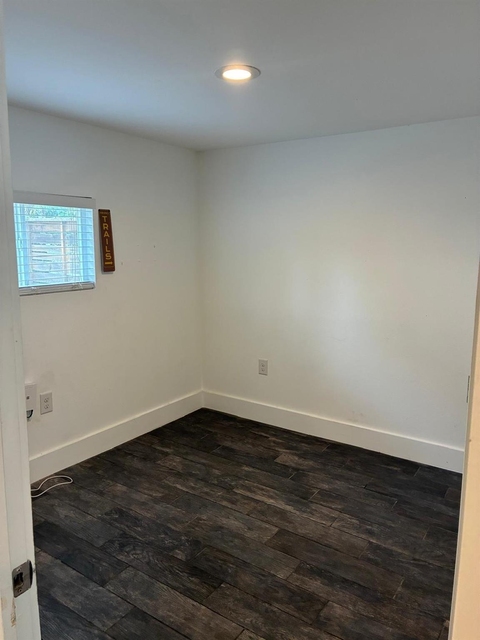 1119 Gunter St - Photo 1