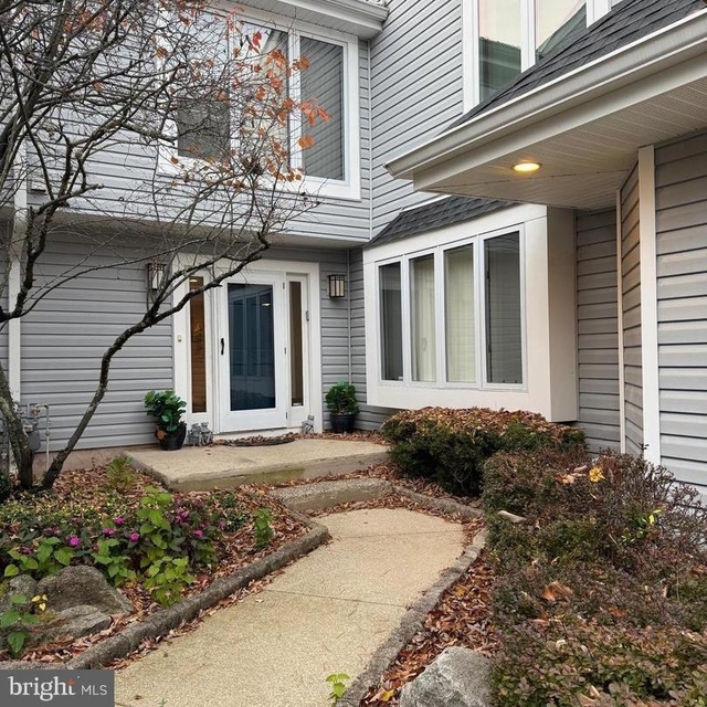 203 Sunshine Lakes Drive - Photo 1