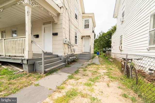 316 E Pine Street - Photo 1