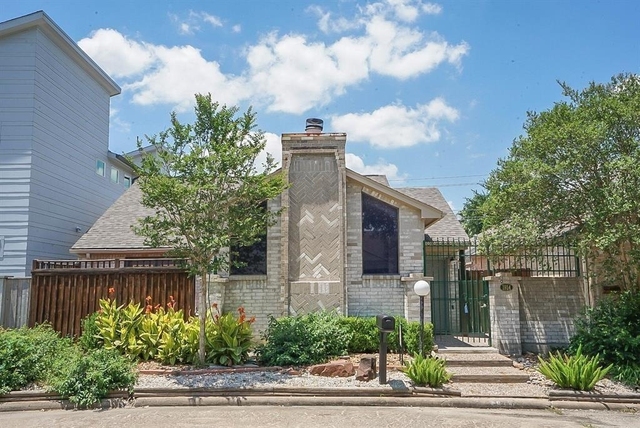 1914 Hunters Trace Street - Photo 1