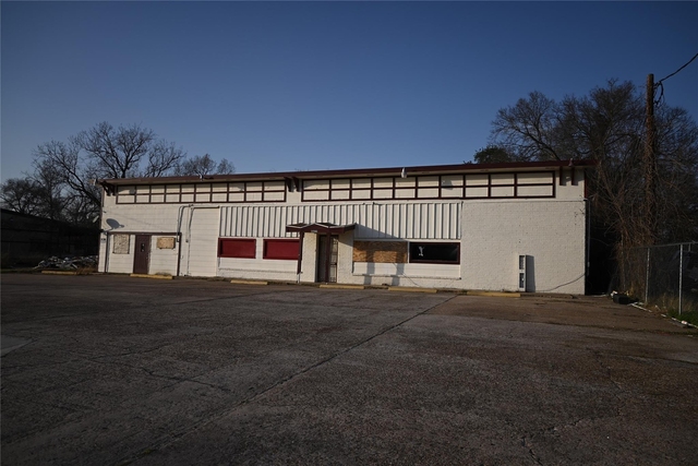 4609 Laura Koppe Road - Photo 1